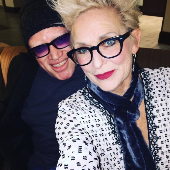 Meet your Posher, Vickie - Picture 1 of 16